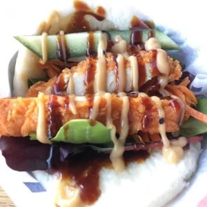 B3. Spicy Crispy kylling Bao